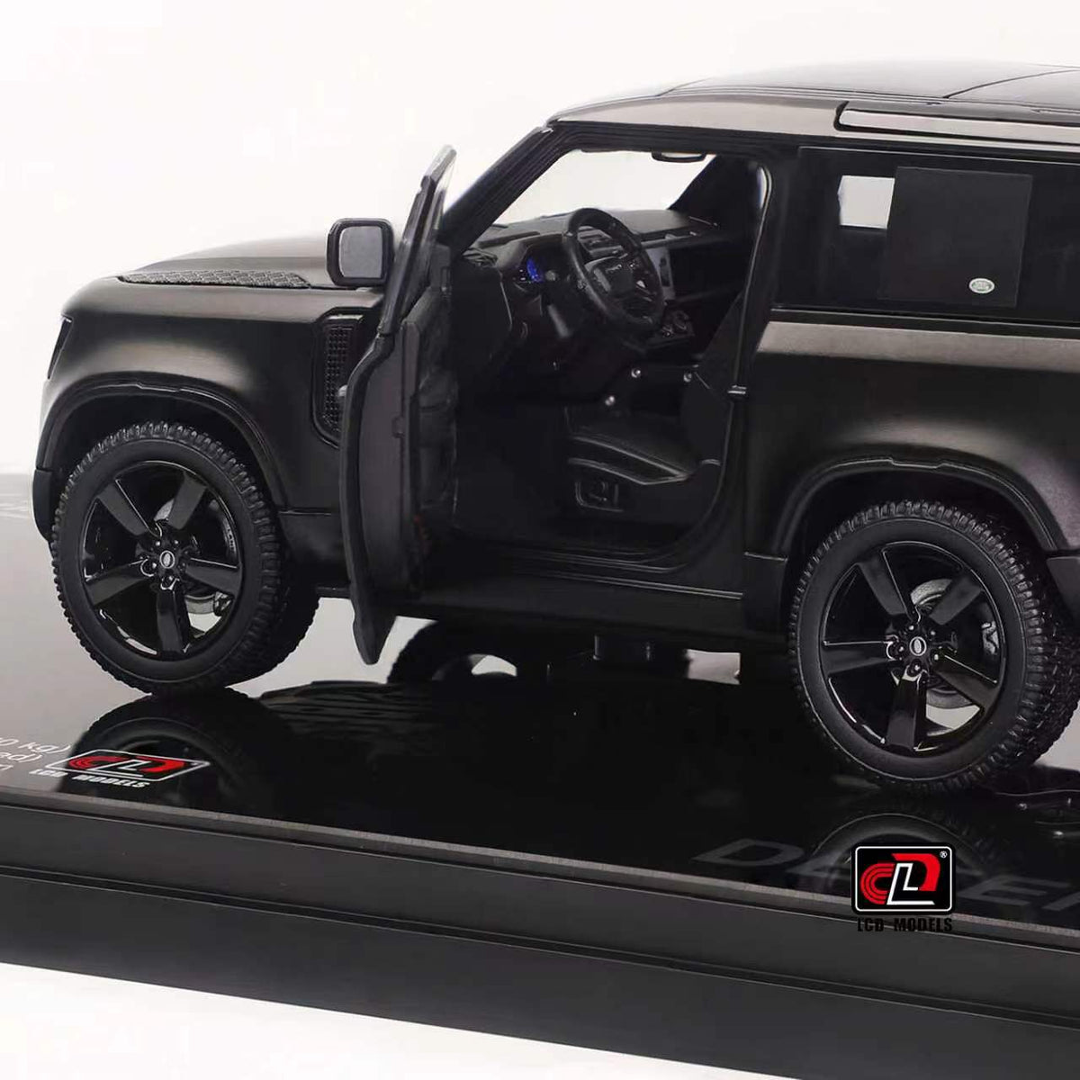 [Preorder] LCD 1:43  Land Rover Defender 90 (4 Colours)
