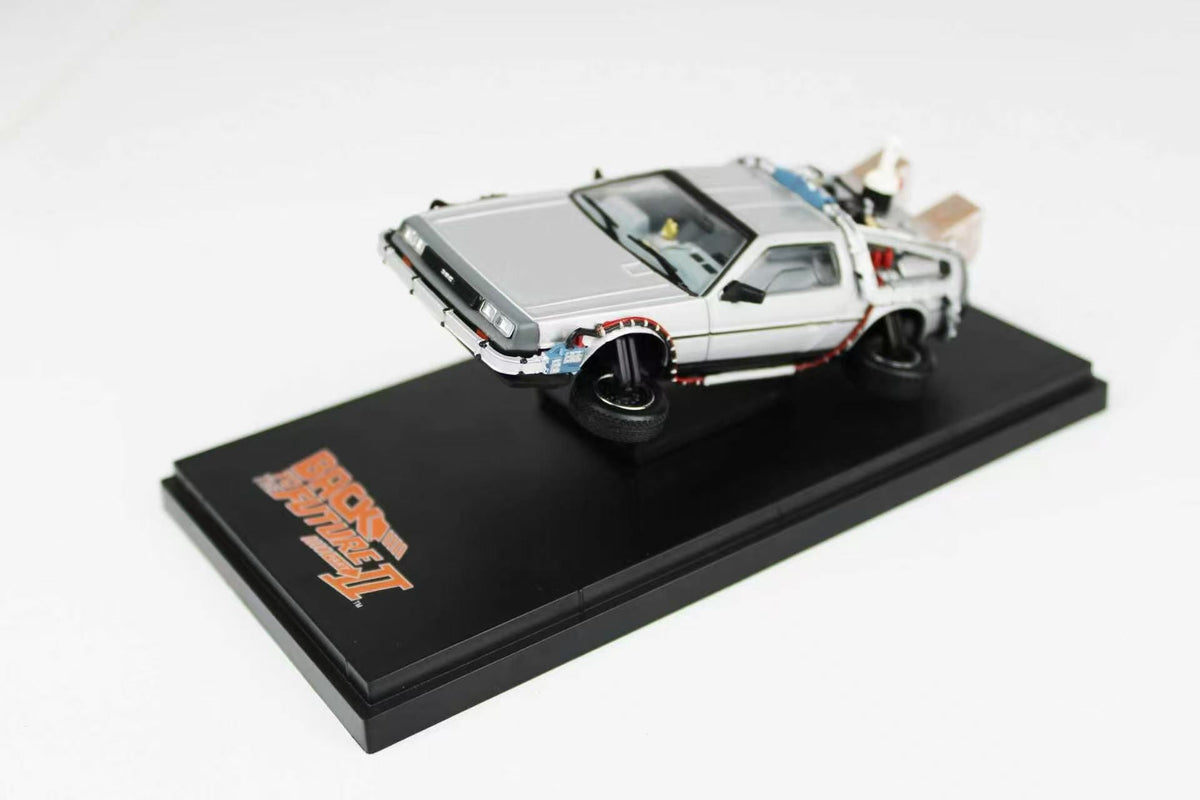 [Preorder] Zincit Model 1:43 Back to the Future Flying DeLorean (2 Versions)