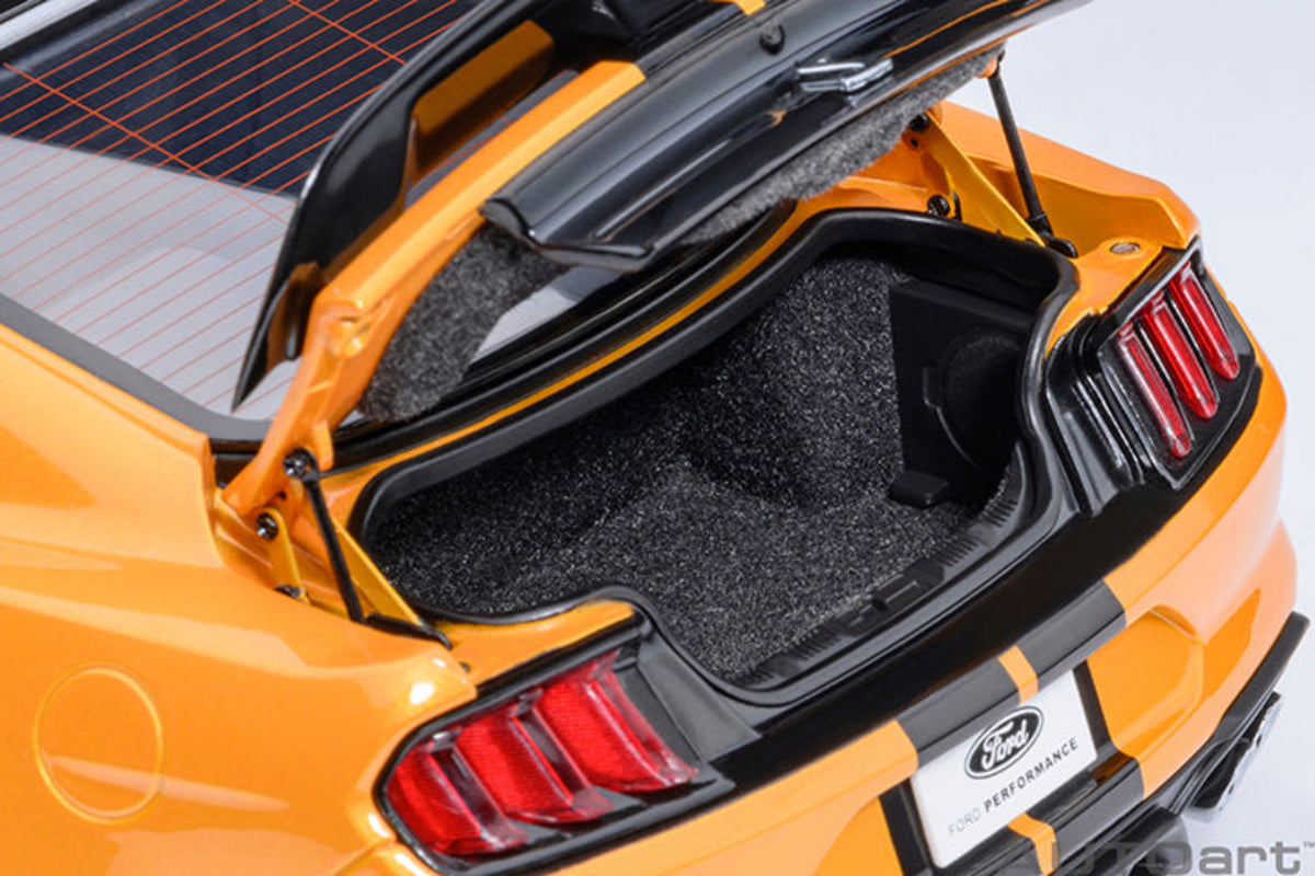 AUTOart 1:18 FORD MUSTANG SHELBY GT500 - Cyber Orange 73099