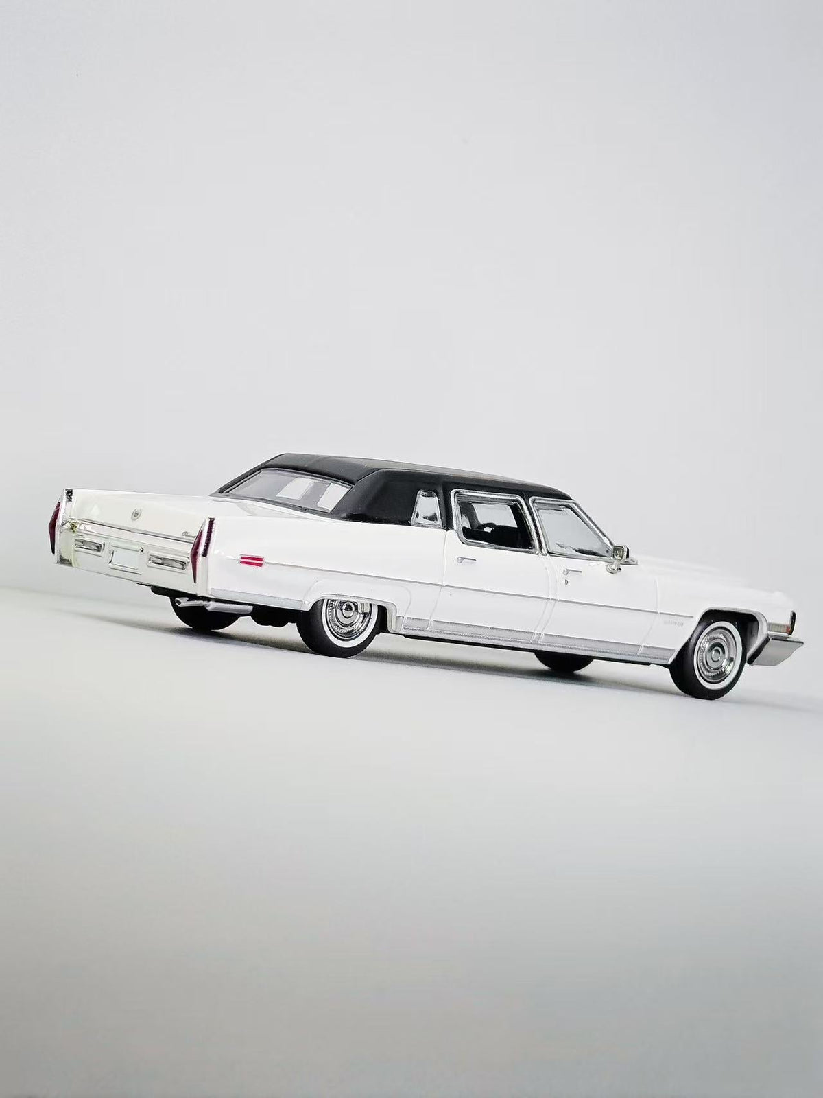 [Preorder] MK Miniatures 1:64 Cadillac Series 75 Fleetwood (3 Versions)