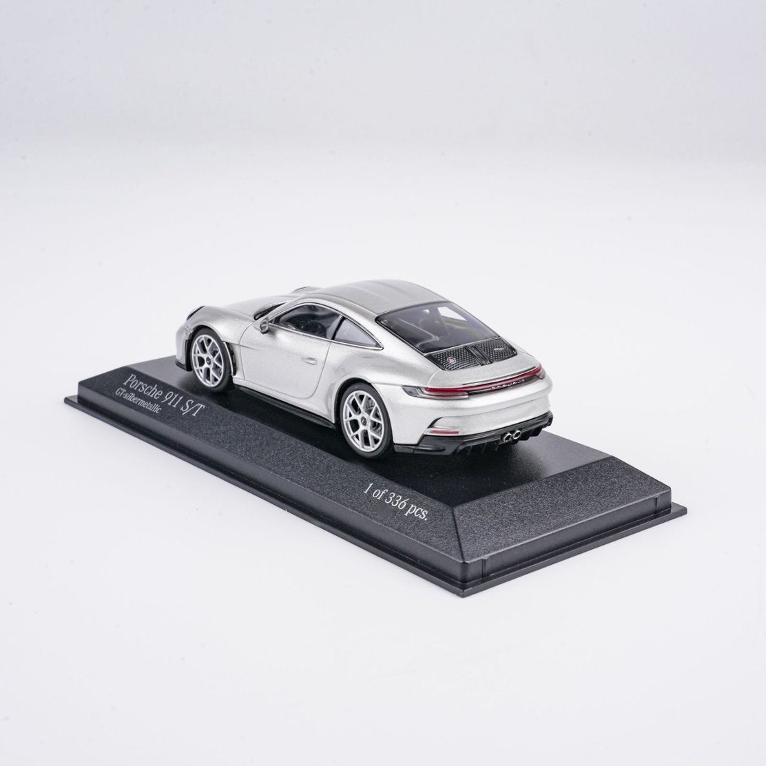MINICHAMPS 1:43 PORSCHE 911(992) S/T - 2023 -SILVER 410063022