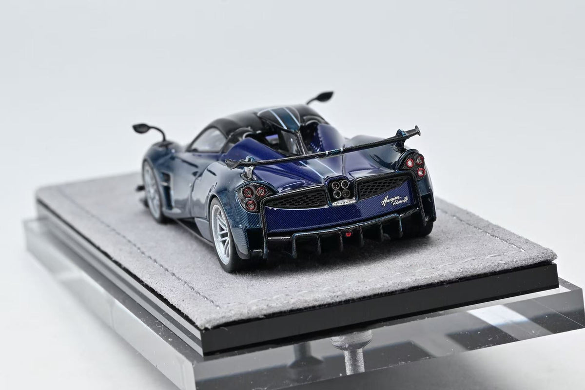 DMH 1:64 Pagani Huayra Roadster (5 Colours)