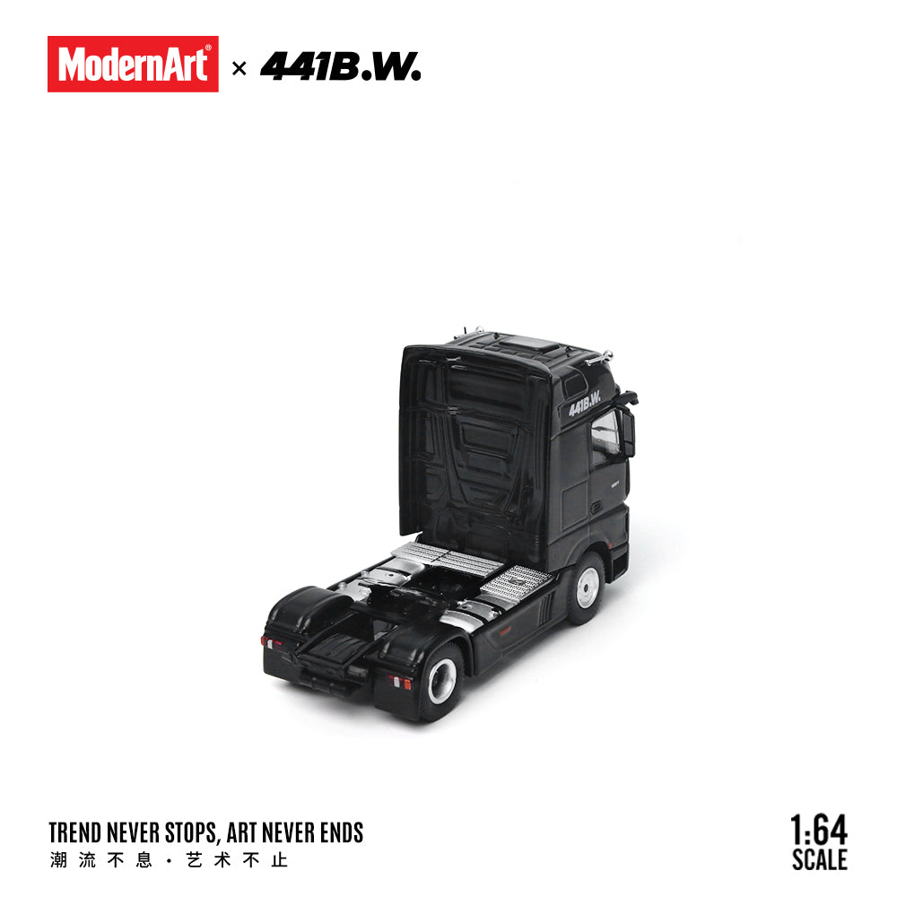 ModernArt 1:64 Nissan GTR35 & Mercedes Actros Truck set (2 Versions) MD641530/MD641531