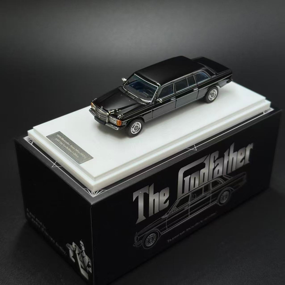 [Preorder] JIYI X GOC 1:64 MERCEDES BENZ 240D LIMO (W123) Black