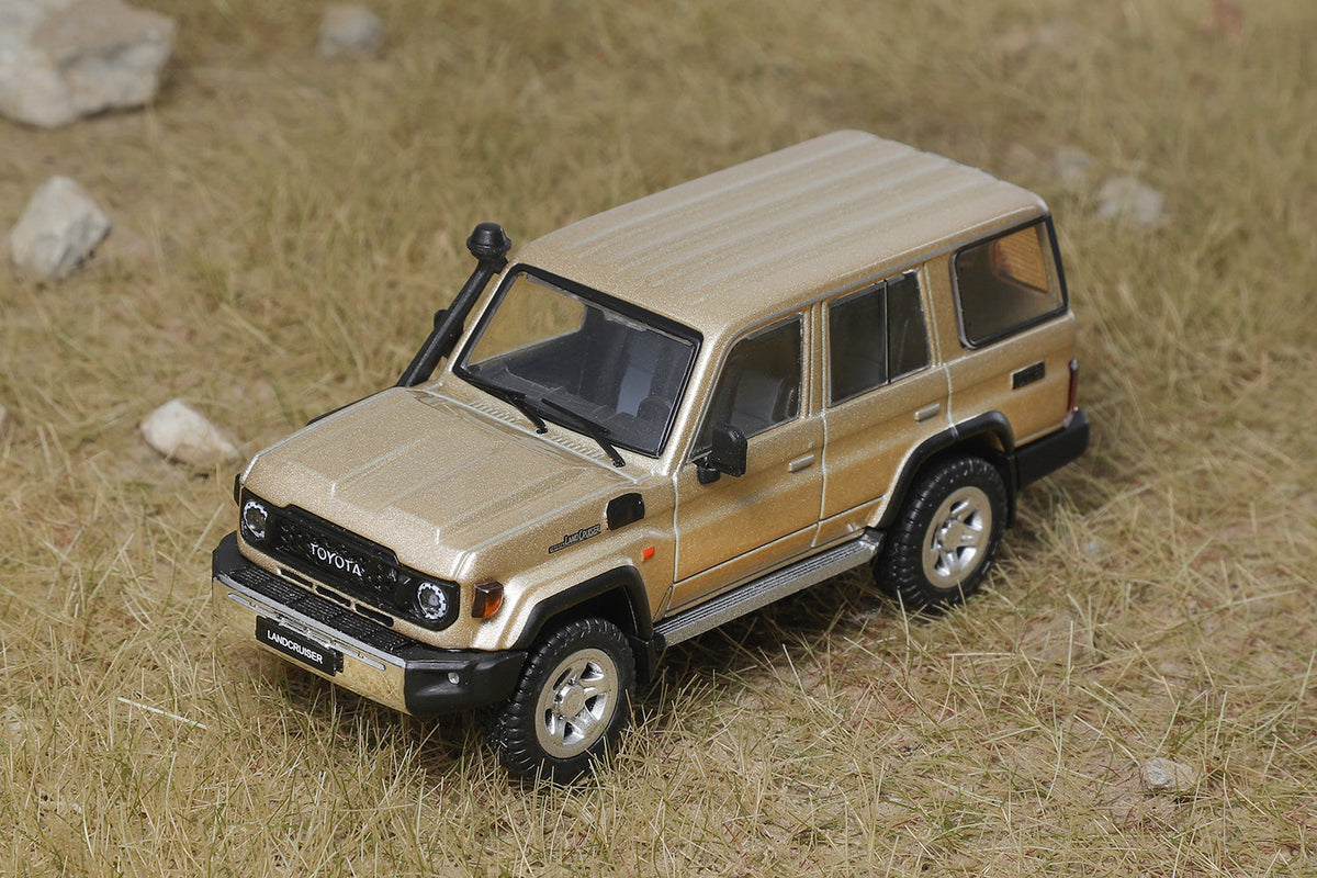 GCD 1:64 Toyota LC70 (5 Colour)