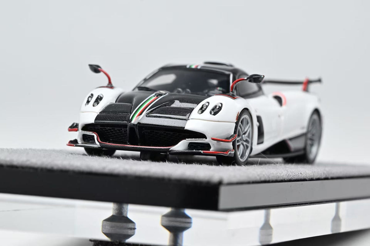 DMH 1:64 Pagani Huayra Roadster (5 Colours)