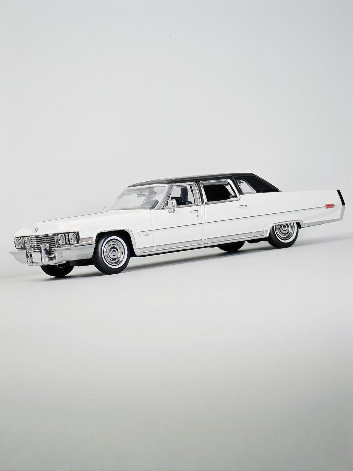[Preorder] MK Miniatures 1:64 Cadillac Series 75 Fleetwood (3 Versions)