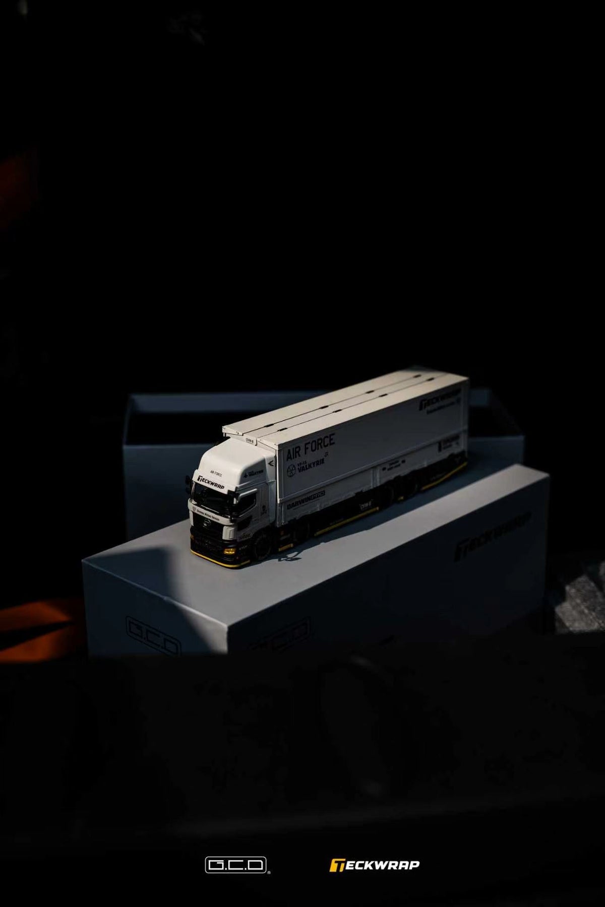 GCD 1:64 Hino Profia 700 combat Grey Livery (DarwinPro &TECKWRAP) 2018 KS-118-688