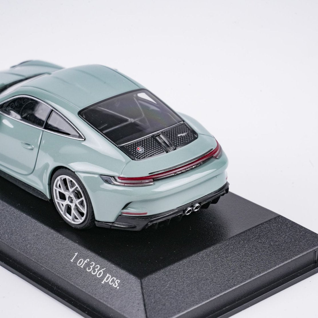 MINICHAMPS 1:43 PORSCHE 911(992) S/T - 2023 - GREEN METALLIC 410063021