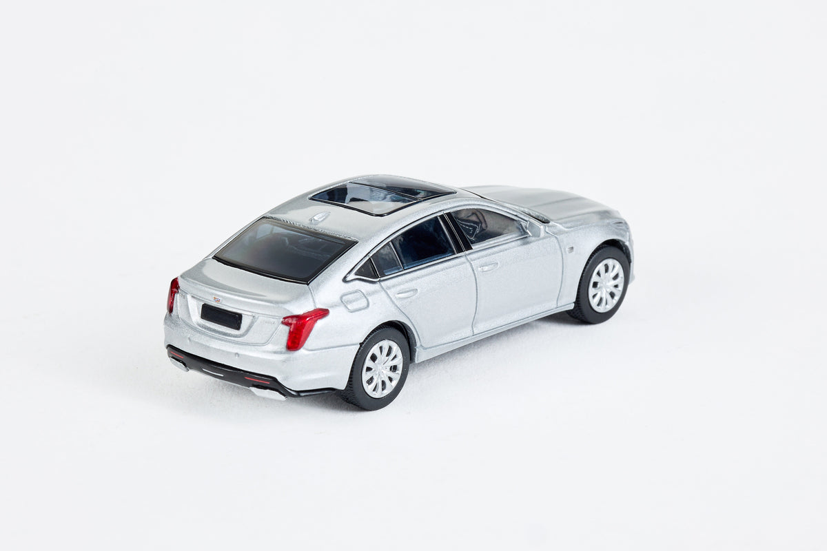 Massdi 1:64 Cadillac CT5 Silver CD1104