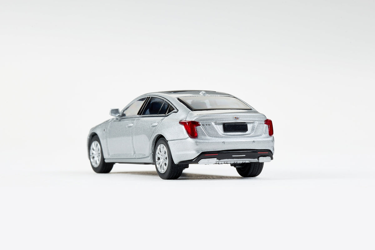 Massdi 1:64 Cadillac CT5 Silver CD1104