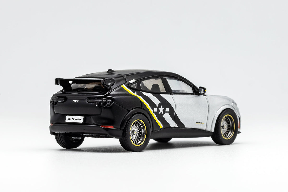 GCD 1:64 2021 Ford Mustang Mach-E GT SILVER/BLACK