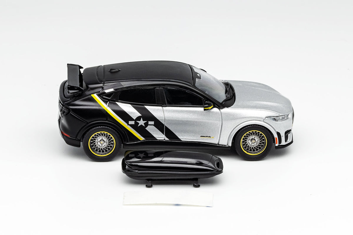 GCD 1:64 2021 Ford Mustang Mach-E GT SILVER/BLACK