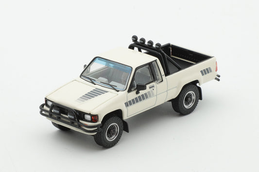 GCD 1:64 Toyota Hilux SR5 XTRA Cab -LHD BEIGE KS-062-396