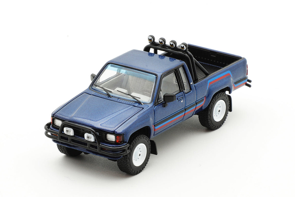 GCD 1:64 Toyota Hilux SR5 XTRA Cab -LHD BLUE KS-062-398