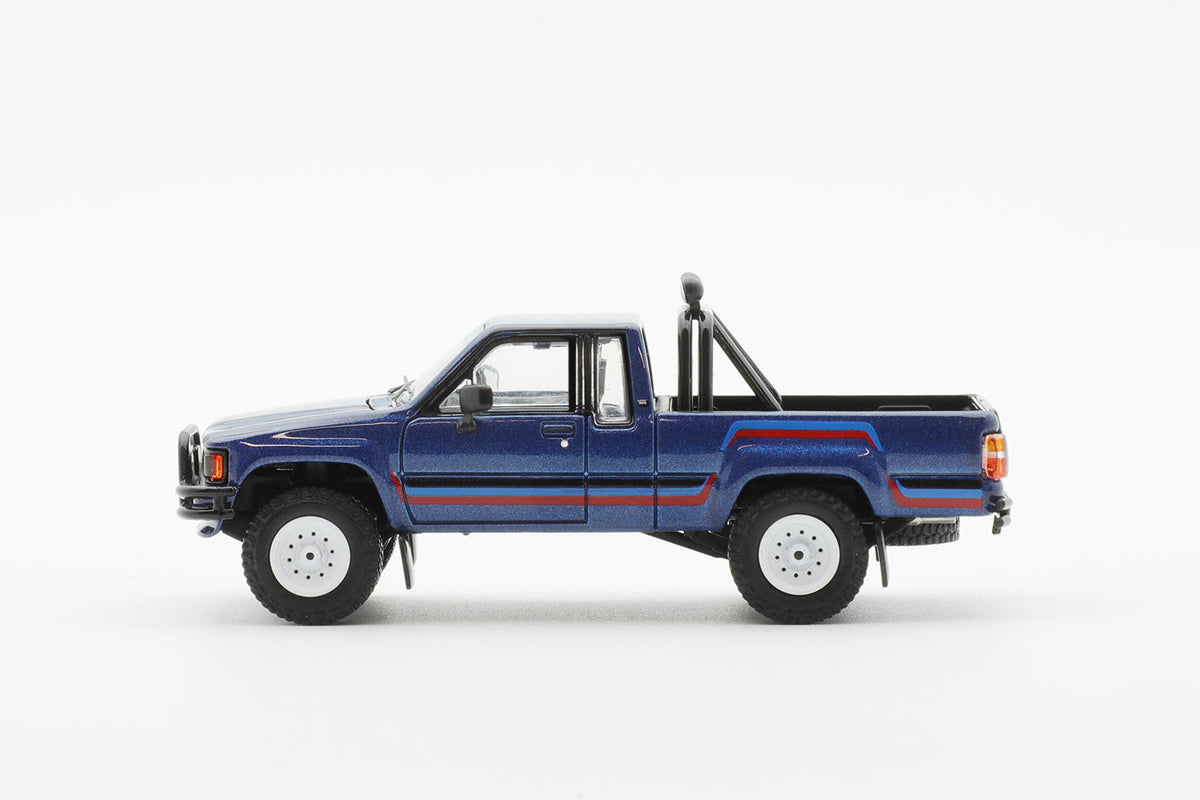 GCD 1:64 Toyota Hilux SR5 XTRA Cab -LHD BLUE KS-062-398