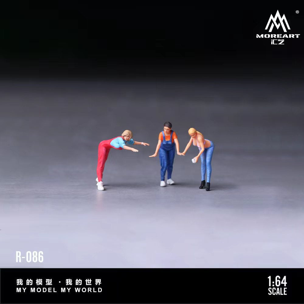 MoreArt 1:64 CAR WASH THREE SISTERS DOLL SET MO223086