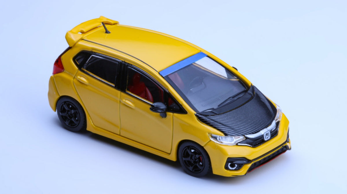 Micro Garage 1:64 Third Generation FIT GK5 RS (14 Colours)