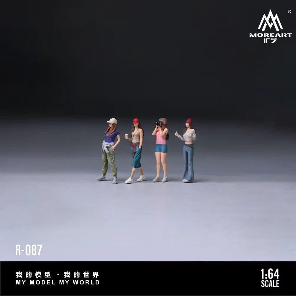 MoreArt 1:64 STREET SNAP BEST FRIENDS FOUR FIGURE SET MO223087