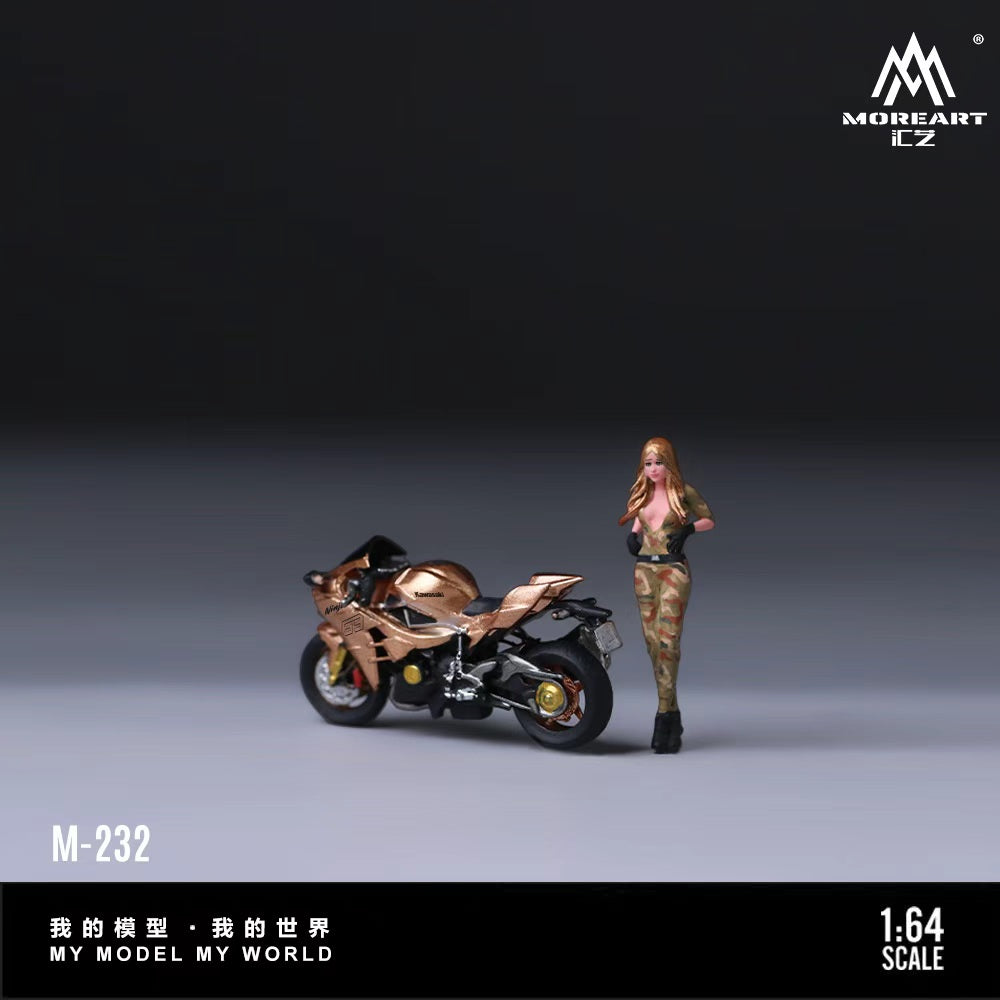 MoreArt 1:64 Kawasaki Golden 63 camouflage outfit for blonde female motorcycle figurine set MO222232