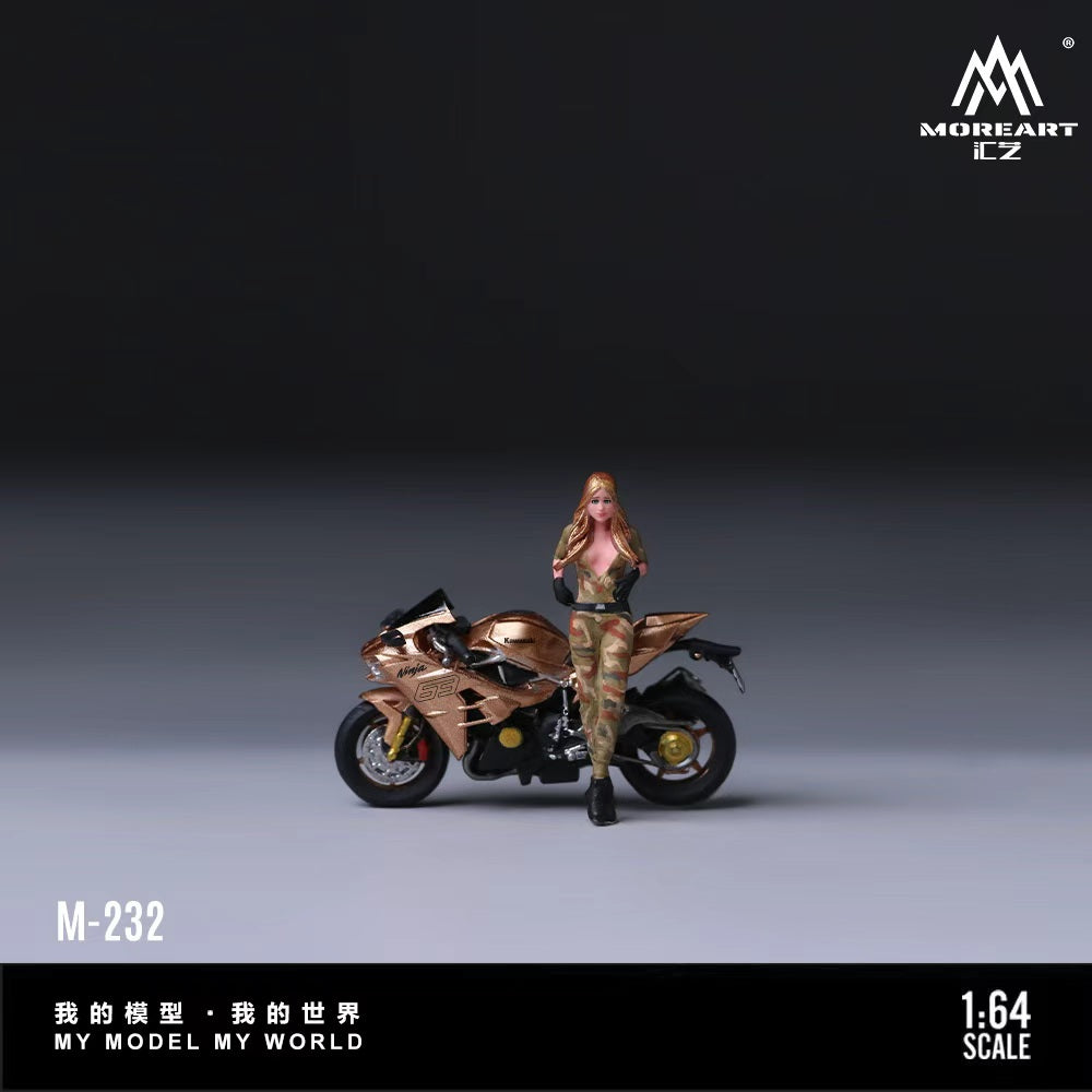 MoreArt 1:64 Kawasaki Golden 63 camouflage outfit for blonde female motorcycle figurine set MO222232