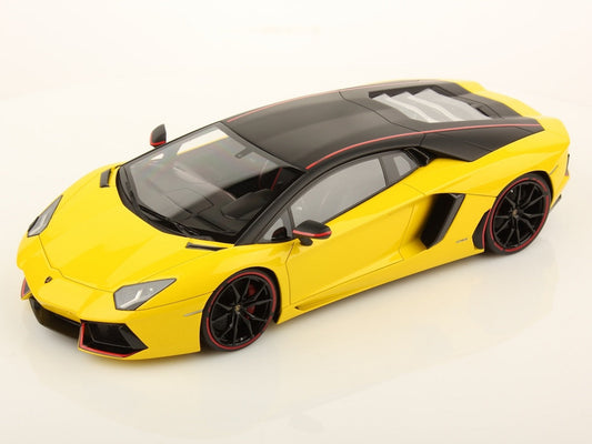 MR Collection 1:18 Lamborghini Aventador LP 700-4 Pirelli Edition Giallo Spica / Nero Nemesis LAMBO06PA