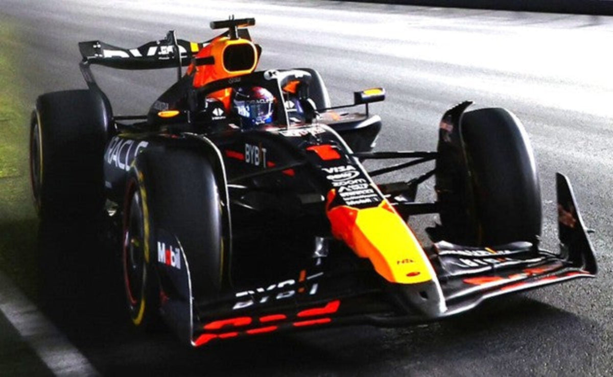 Spark 1:43 Oracle Red Bull Racing RB20 No.1 Oracle Red Bull Racing 2024 Formula One Drivers' Champion -  Max Verstappen