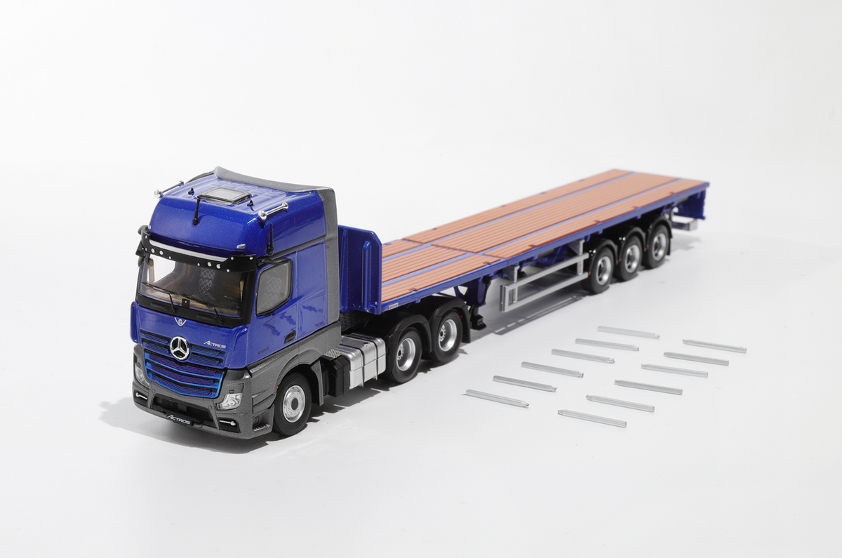 GCD 1:64 Mercedes-Benz Actros 3 axle tractor with retractable trailer (3 Colours)