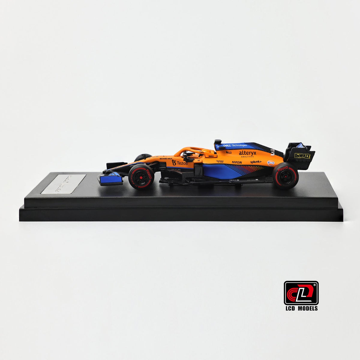 LCD 1:64 McLaren F1 MCL35 LCD64030-OR