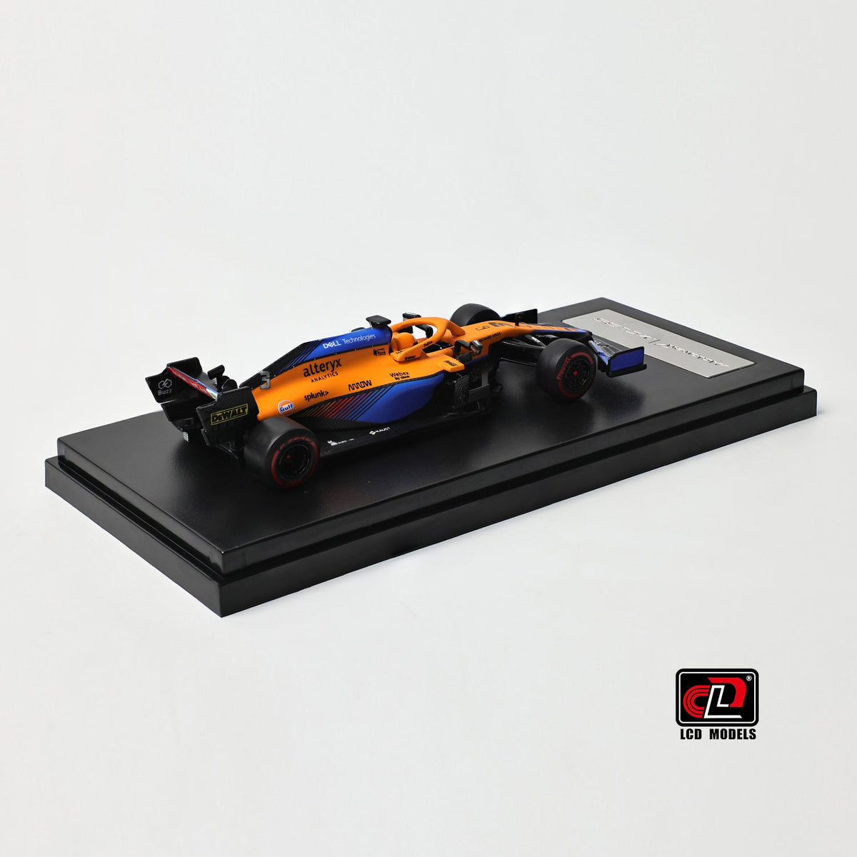 LCD 1:64 McLaren F1 MCL35 LCD64030-OR