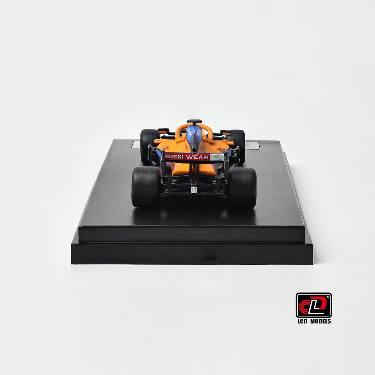 LCD 1:64 McLaren F1 MCL35 LCD64030-OR