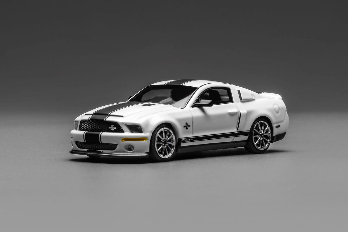 MOTORHELIX x GreenLight 1:64 Ford Mustang Shelby GT500 2007 (2 Colours)