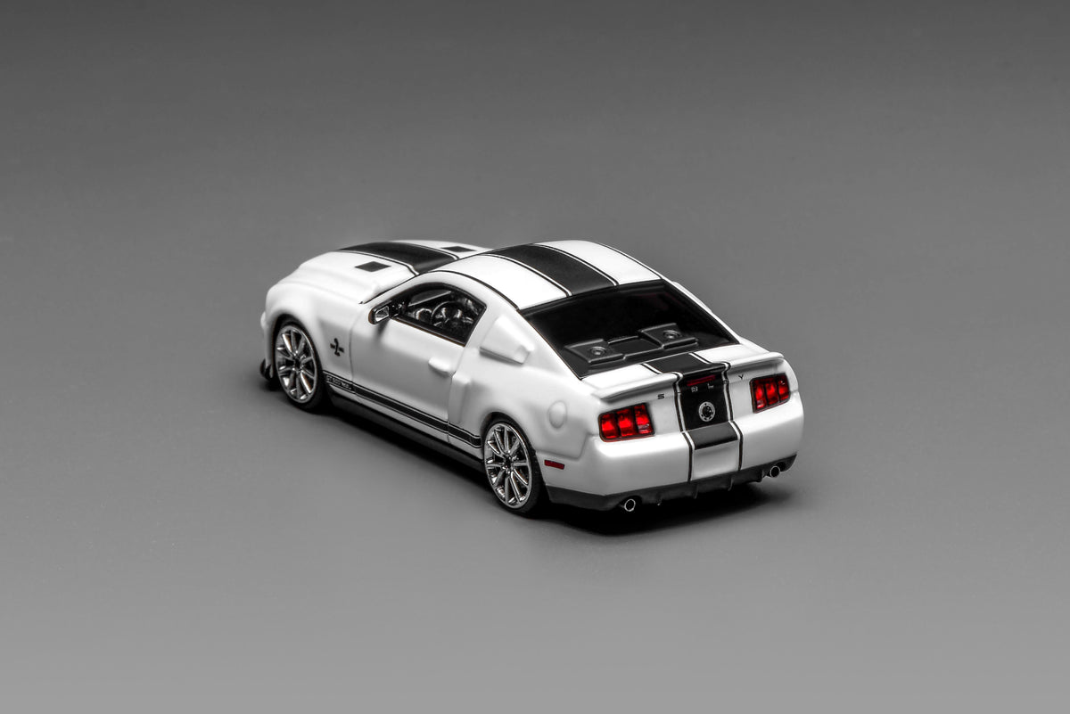 MOTORHELIX x GreenLight 1:64 Ford Mustang Shelby GT500 2007 (2 Colours)