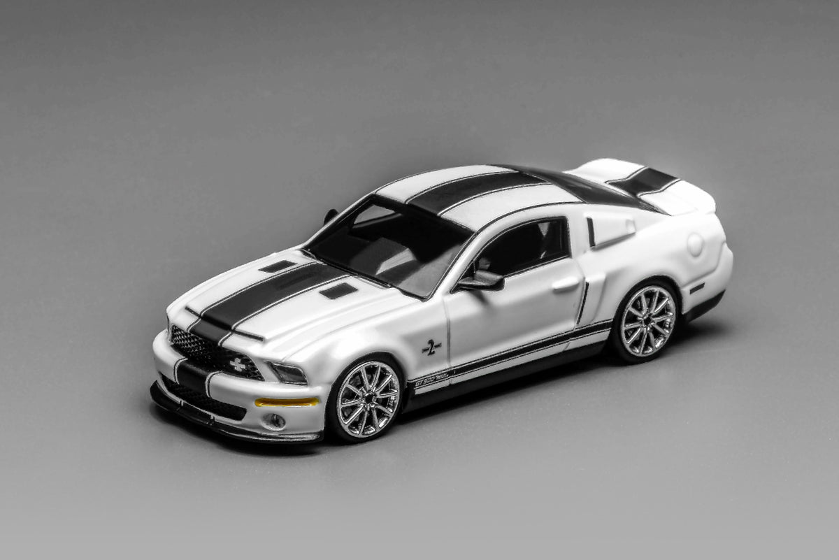 MOTORHELIX x GreenLight 1:64 Ford Mustang Shelby GT500 2007 (2 Colours)