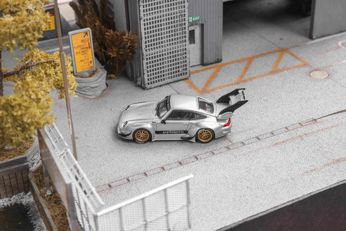 Star Model 1:64 RWB 993 High Wing Black / Silver (2 Variant)
