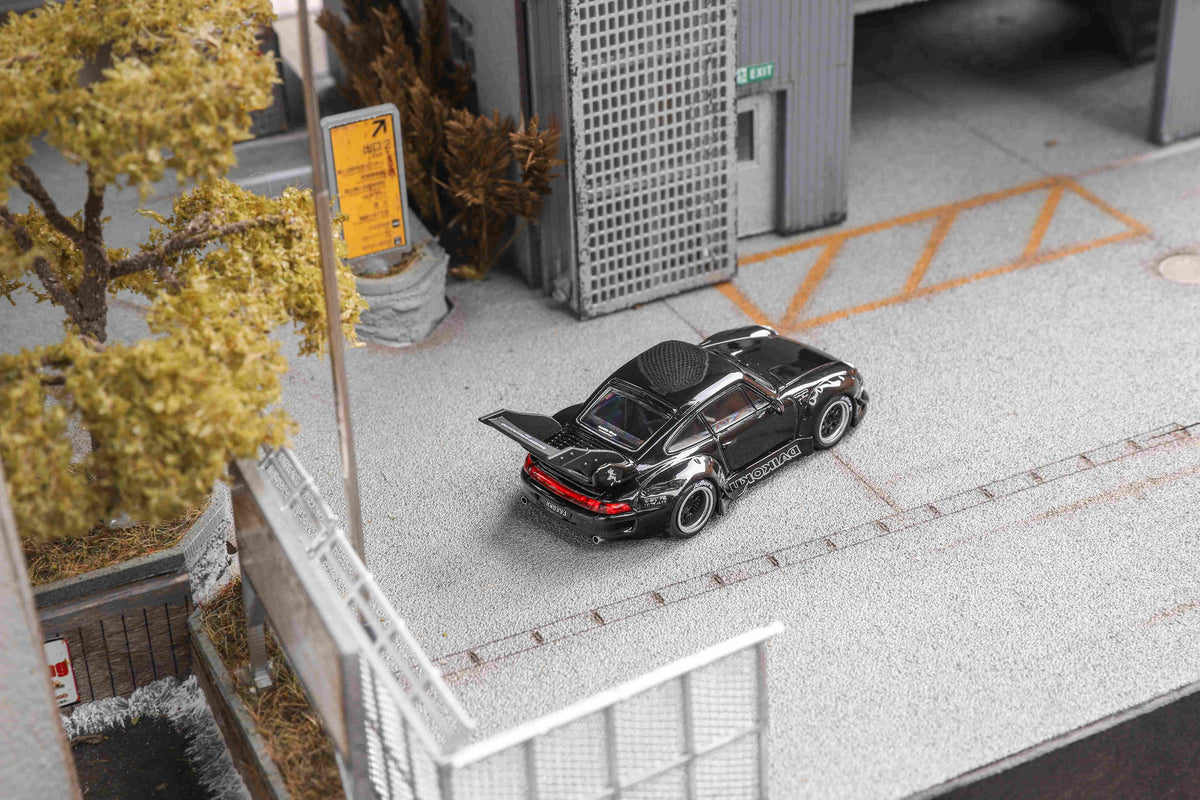 Star Model 1:64 RWB 993 High Wing Black / Silver (2 Variant)