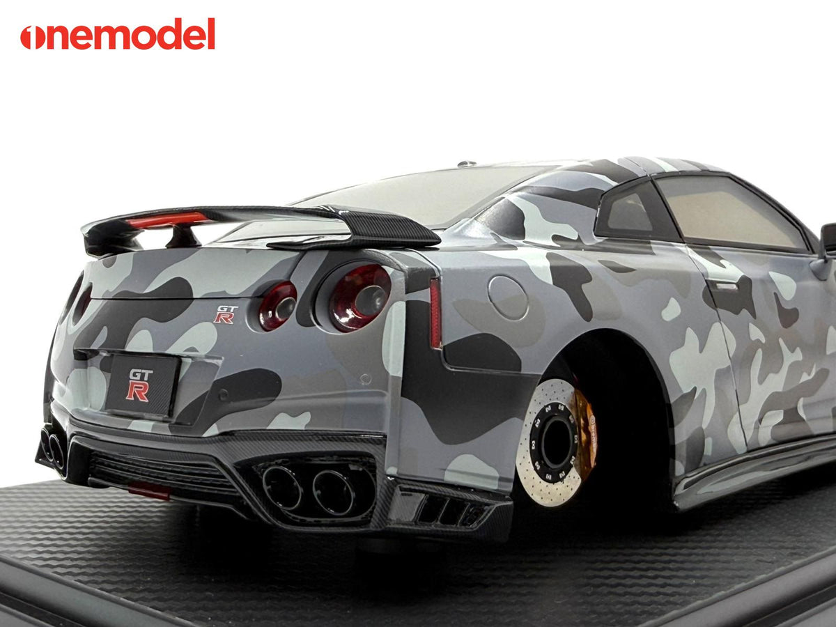 One Model 1:18 GTR R35 Custom Edition (5 Colours)