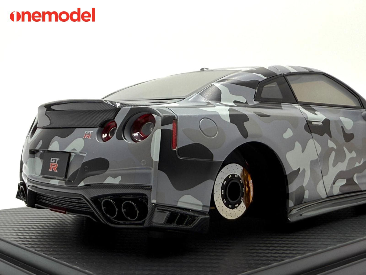One Model 1:18 GTR R35 Custom Edition (5 Colours)