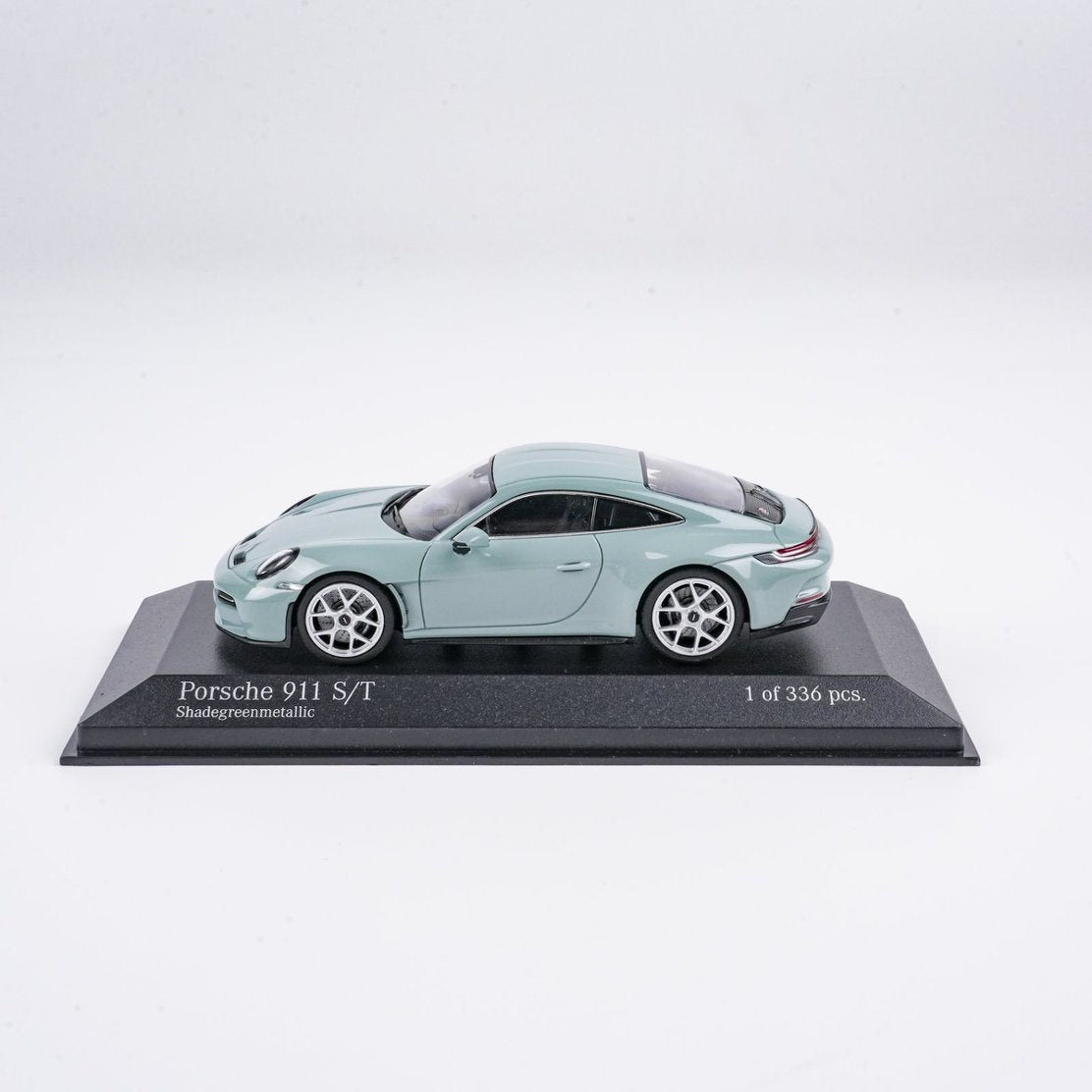 MINICHAMPS 1:43 PORSCHE 911(992) S/T - 2023 - GREEN METALLIC 410063021