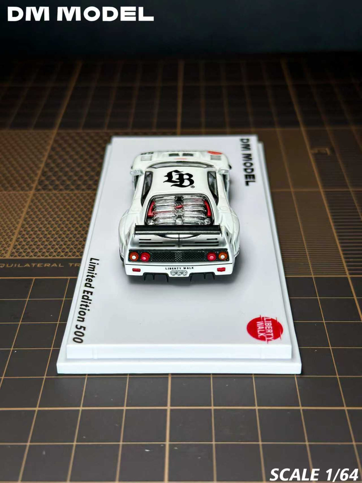 [Preorder] DM Model 1:64 LBWK Ferrari F40 White (2 Versions)