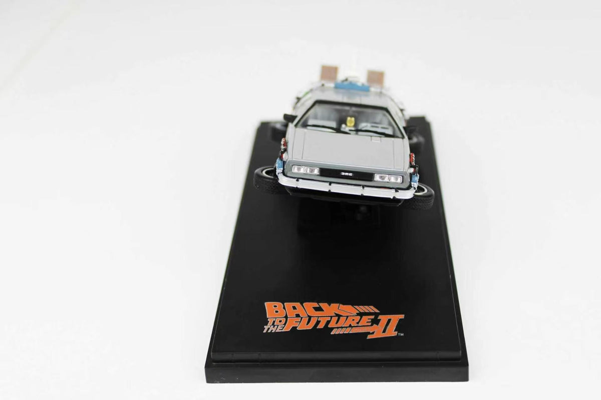[Preorder] Zincit Model 1:43 Back to the Future Flying DeLorean (2 Versions)