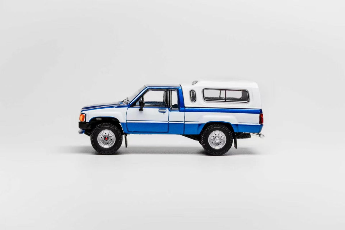 GCD 1:64 Toyota Hilux SR5 XTRA Cab 1985 (LHD) (3 Colours) KS-087-641/ KS-087-642/ KS-087-643