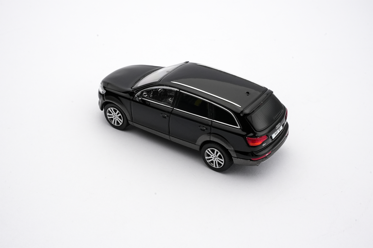 Massdi 1:64 Audi Q7 FSI quattro 2008 (2 Colours) AD3100/AD3101