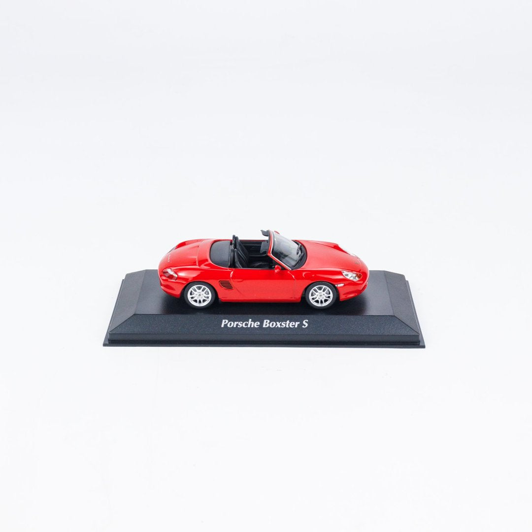 MINICHAMPS 1:43 PORSCHE BOXSTER S - 2002 - RED 940062070