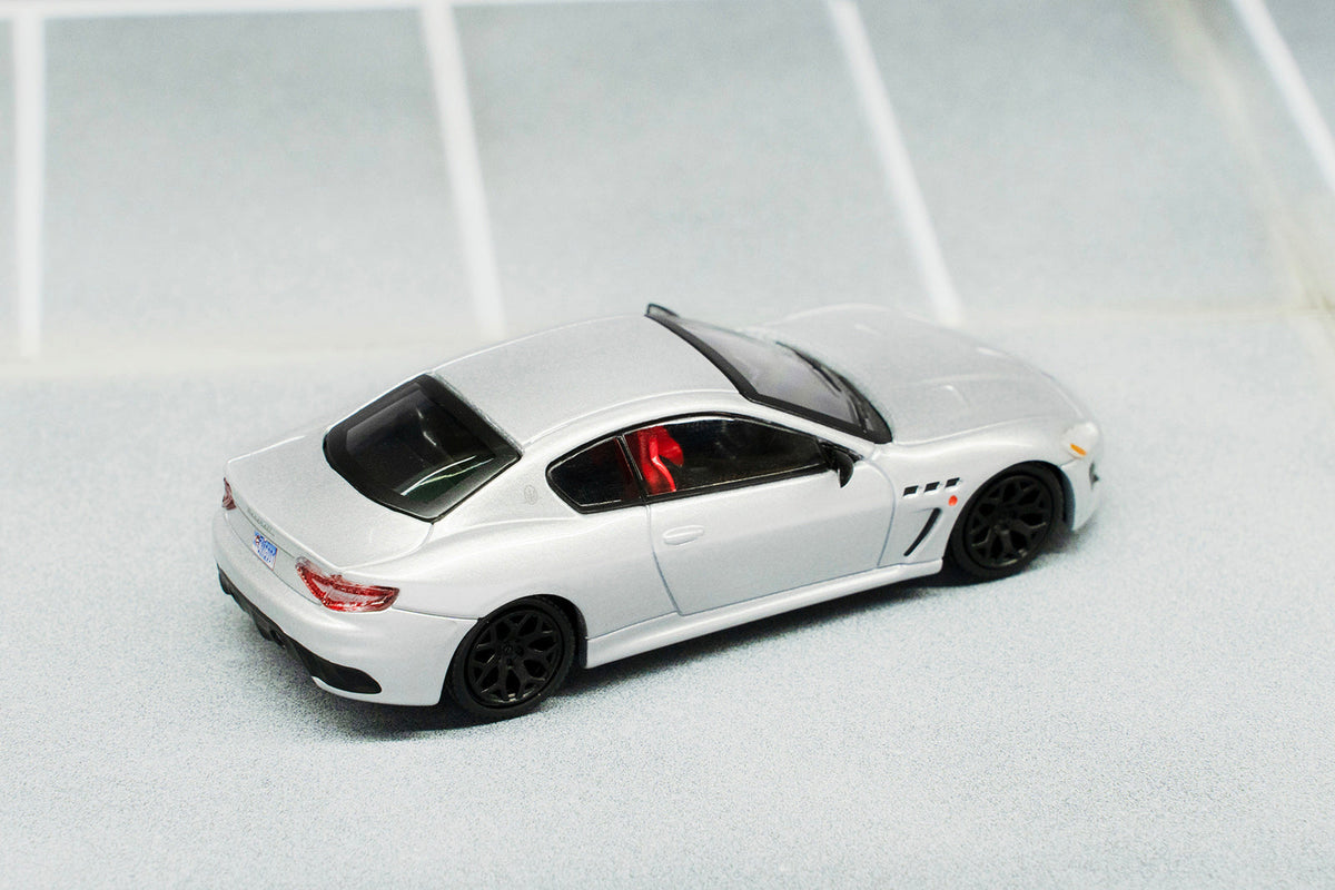 Shadow 1:64 Maserati GT LHD ( 2 Colours) LL-008-316/LL-008-317
