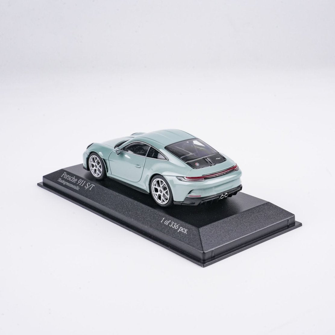 MINICHAMPS 1:43 PORSCHE 911(992) S/T - 2023 - GREEN METALLIC 410063021