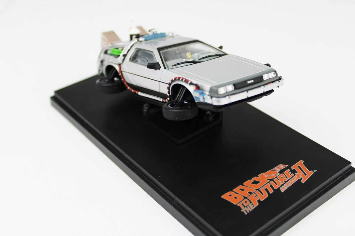 [Preorder] Zincit Model 1:43 Back to the Future Flying DeLorean (2 Versions)