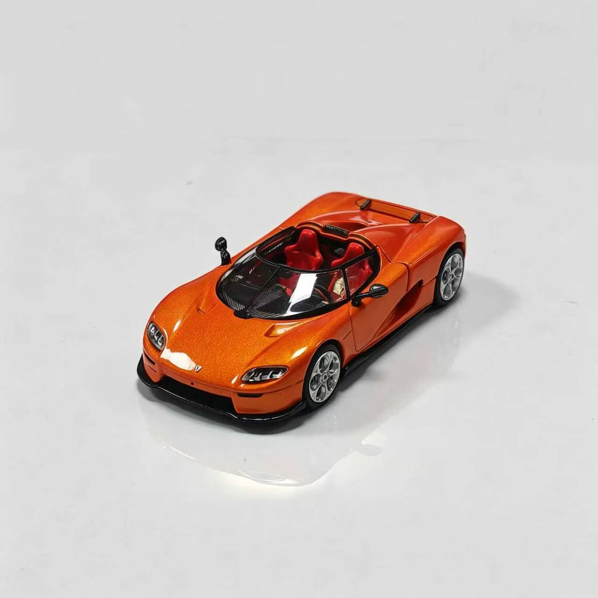 [Preorder] Rhino Model 1:64 Koenigsegg CC850 Orange