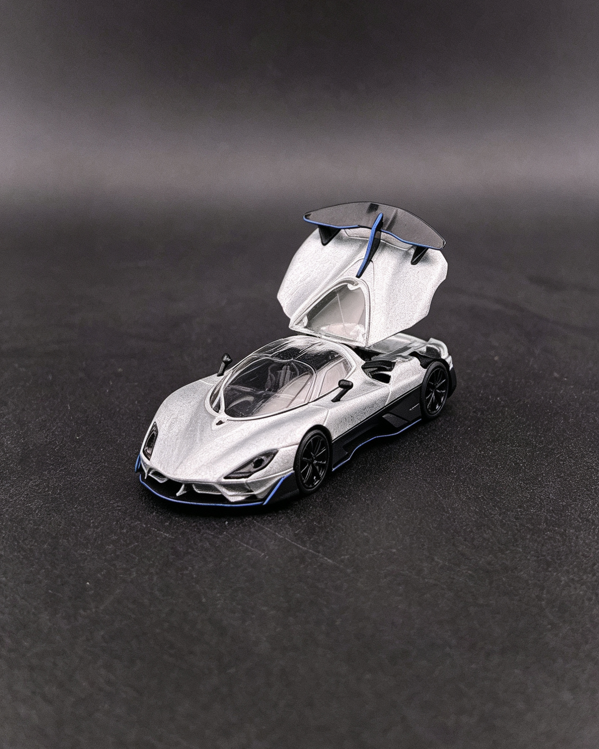 [Preorder] Fine Works64 1:64 SSC Tuatara Striker Metallic Red