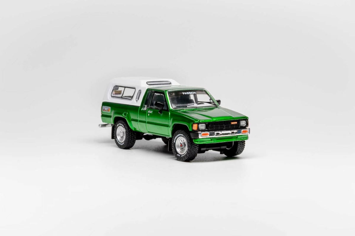 GCD 1:64 Toyota Hilux SR5 XTRA Cab 1985 (LHD) (3 Colours) KS-087-641/ KS-087-642/ KS-087-643